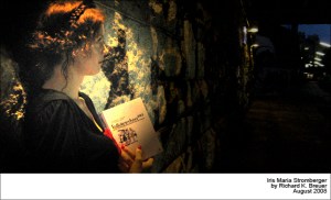 Iris Maria liest Rotkäppchen 2069